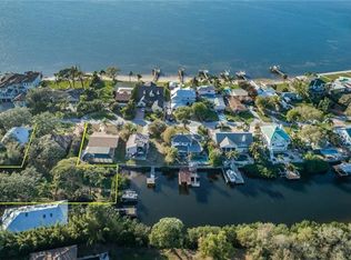 602 N Mayo St, Crystal Beach, FL 34681