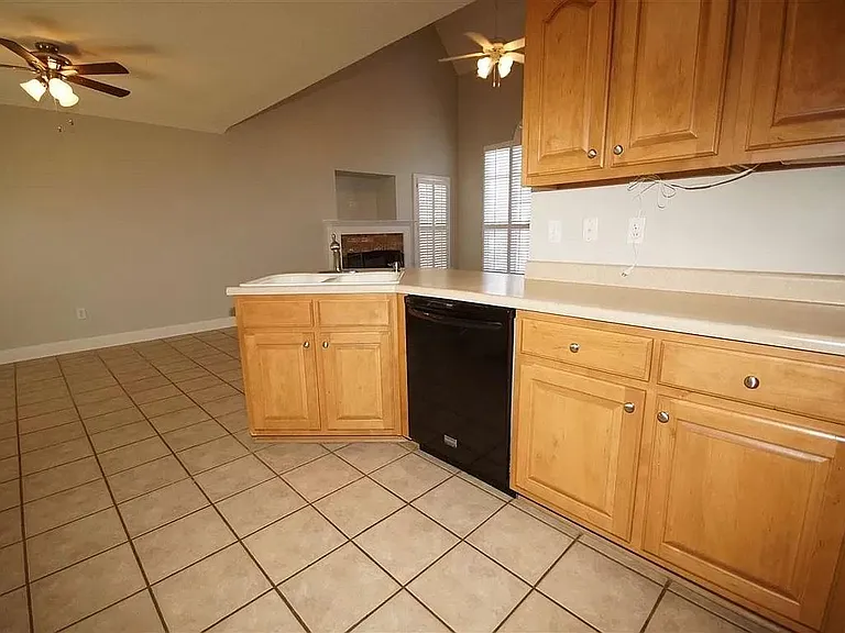 55 Austin Dr — Photo 7