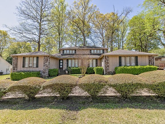 2nd image of 2403 Forrest Park Dr
