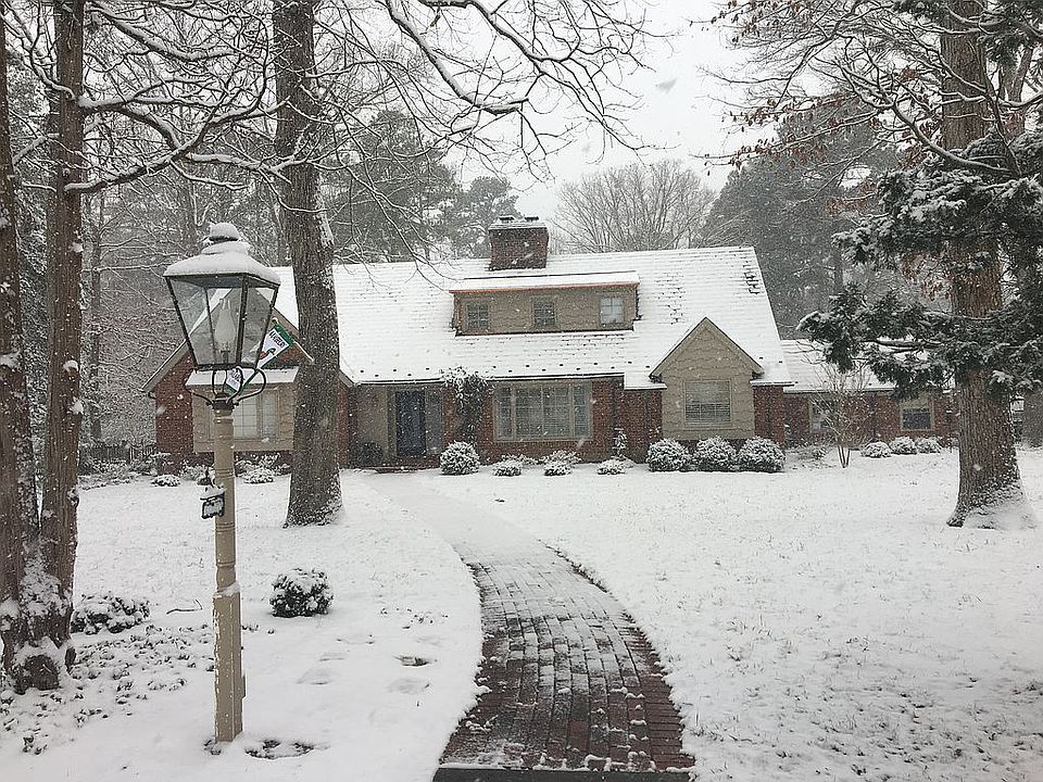 1st image of 208 Wexleigh Dr