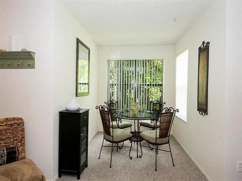 Castle Woods Apartments — Photo 3