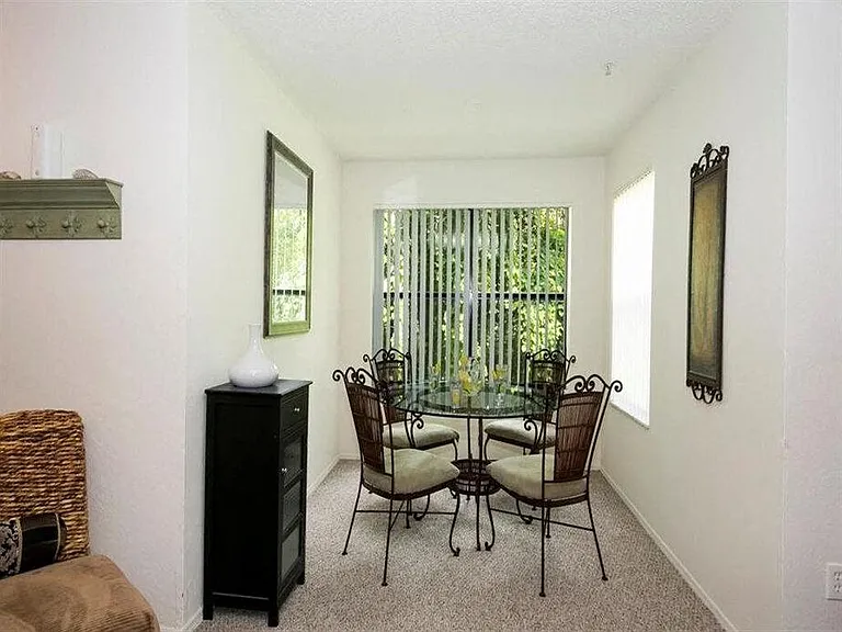 Castle Woods Apartments — Photo 3