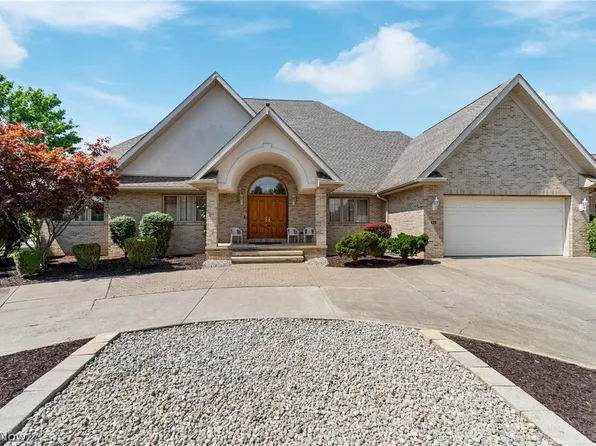 426 English Tern Dr, Akron, OH 44333