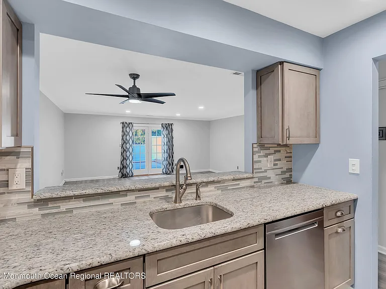 4 Lisa Ct — Photo 5