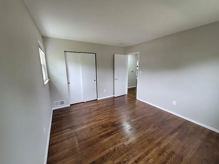1043 Welsh Dr — Photo 4