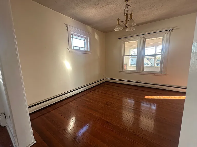 176 Adelaide St #3 — Photo 7