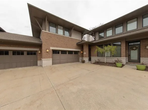 1385 Slate Ct, Cleveland Heights, OH 44118