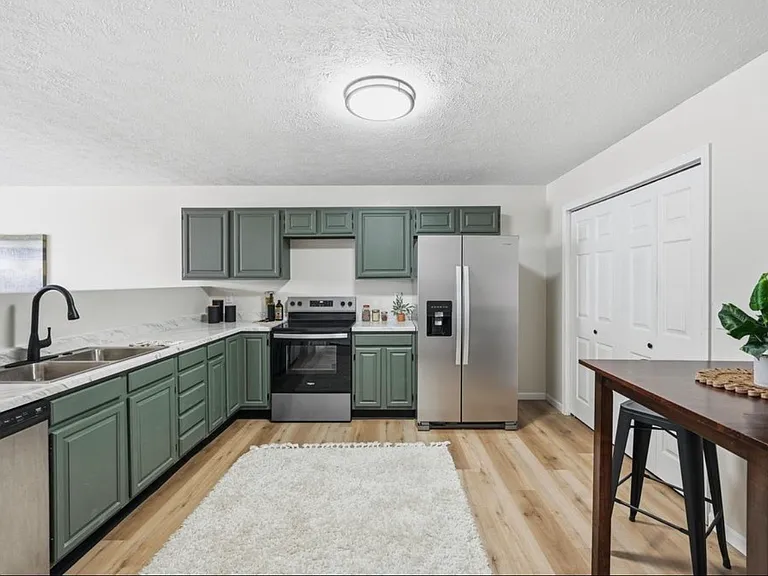 1512 E Dartmouth Ave — Photo 4