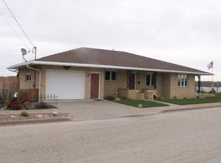307 River St, Sabula, IA 52070