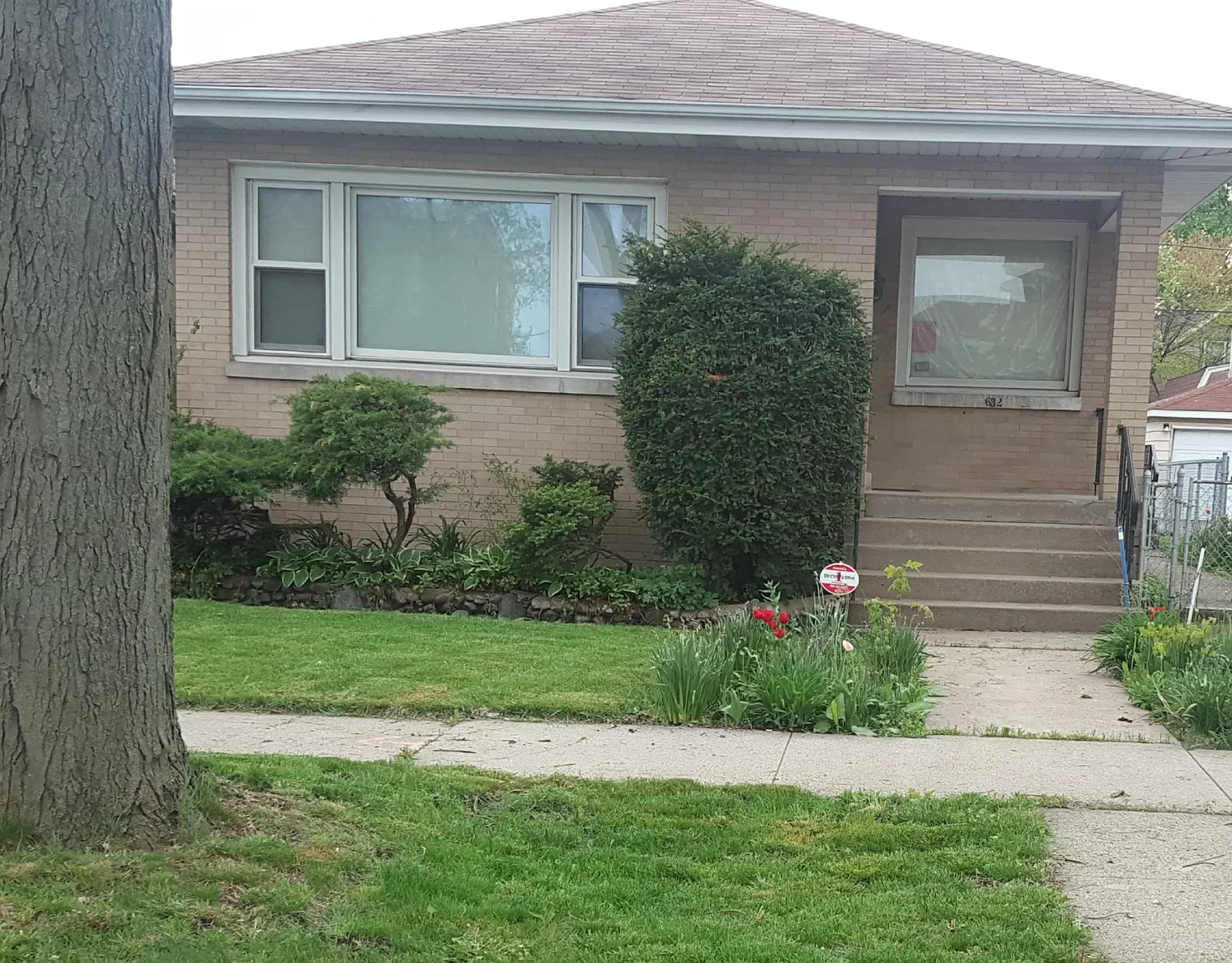 632 Linden Ave photo 1