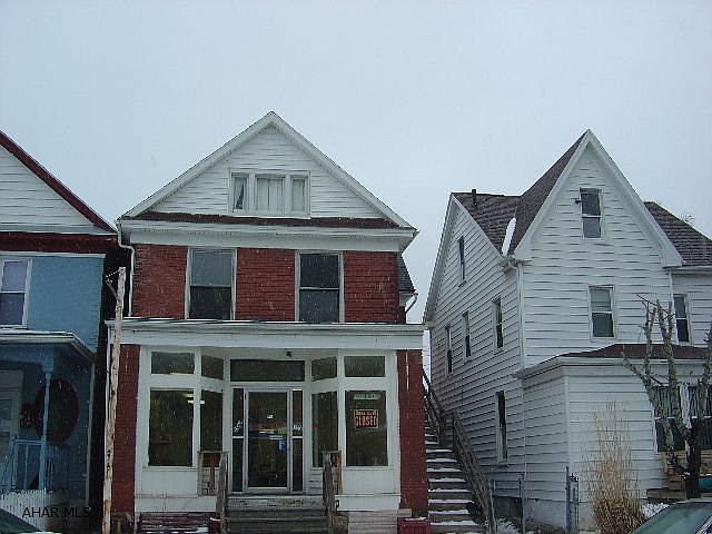 1st image of 710 N 2nd St