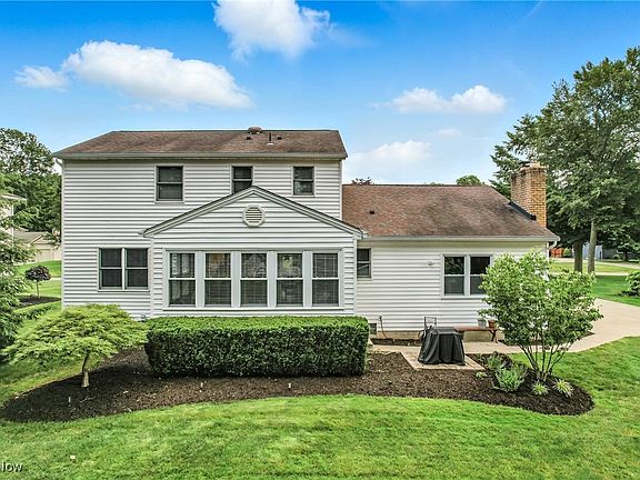 4th image of 886 Squirrel Hill Dr