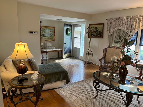 4th image of 17039 Greenwood Ave