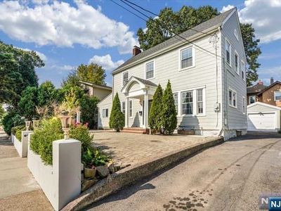 1135 Abbott Blvd, Fort Lee, NJ, 07024