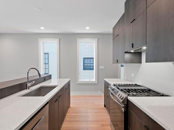 4th image of 1831 W Berenice Ave #2