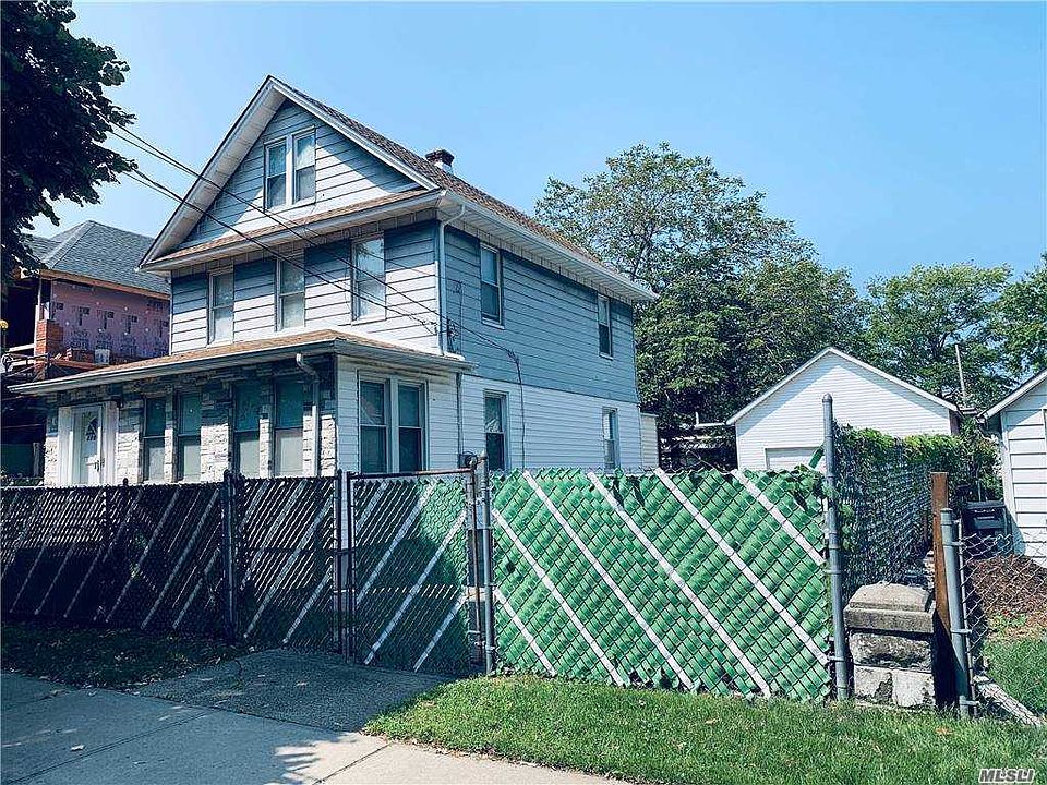1st image of 209-51 45th Dr