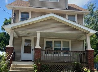 90 Shaker Dr, Akron, OH 44305