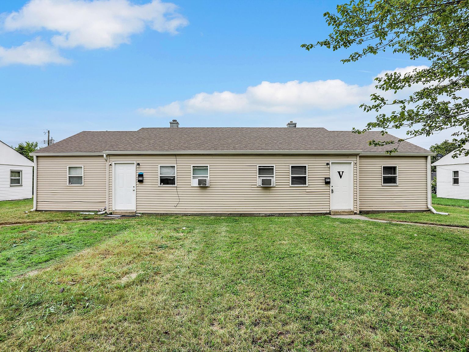 6213 E Commodore Dr, Indianapolis, IN 46219 | Zillow