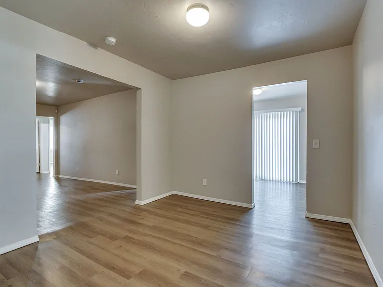 1005 SW 63rd St — Photo 14