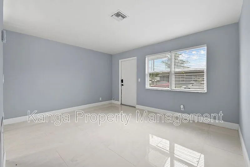 2 bed, 1.0 bath, 624 sqft, $1,950 — Photo 4