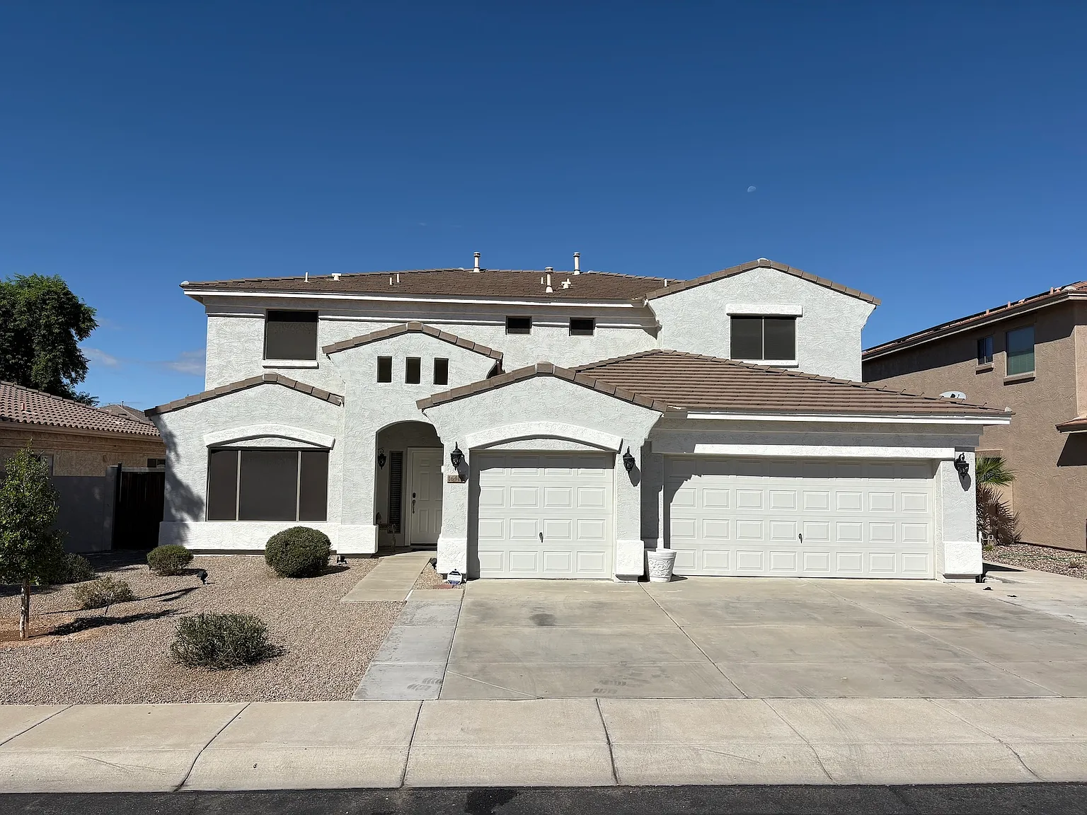 5 bed, 3484 sqft, $4,500 — Photo 1