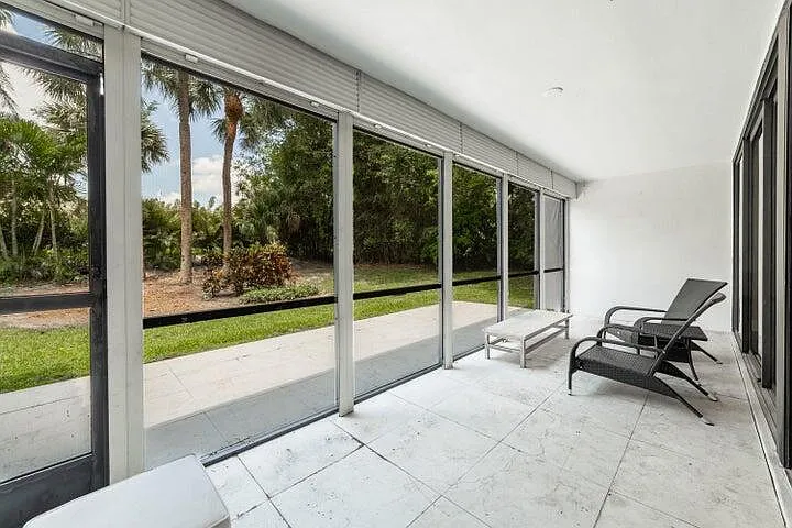 2517 Presidential Way #B — Photo 9
