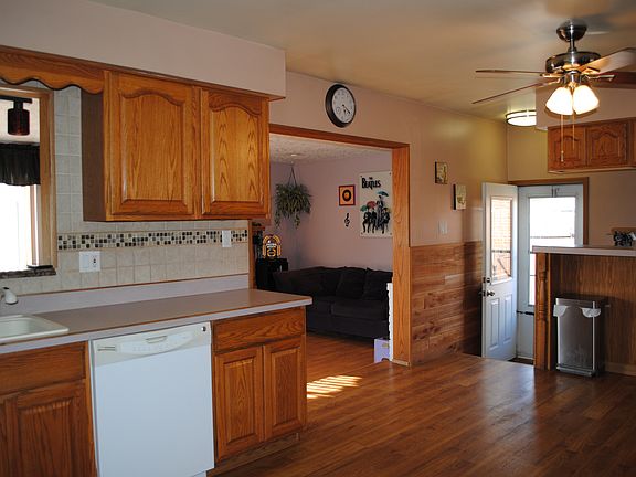 3rd image of 27646 Mayfair Ave