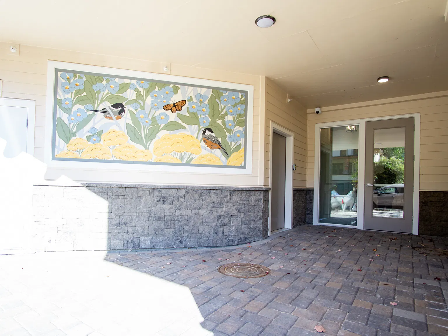 N Willis Blvd — Photo 3