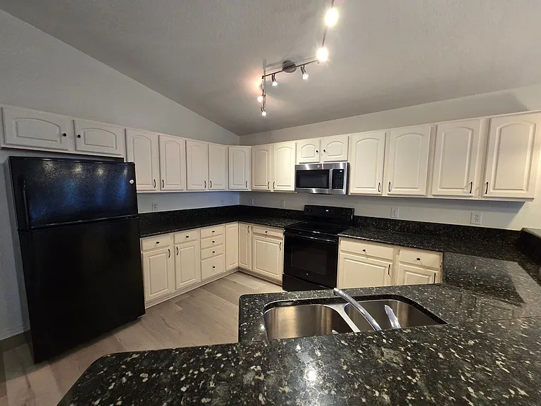 1205 N Lime St — Photo 6