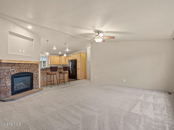 4th image of 668 S Essex Dr #12