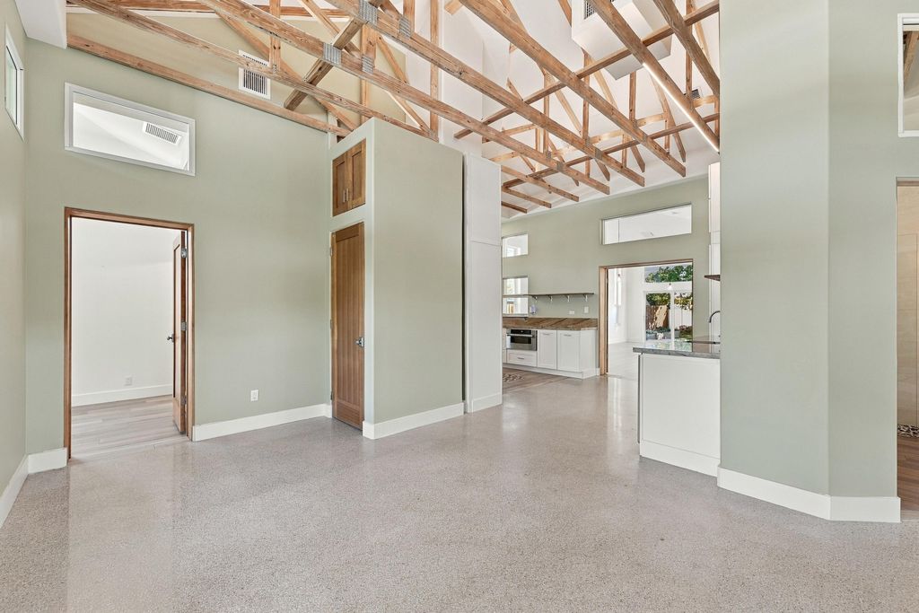 408 NE 23RD Avenue, photo 5