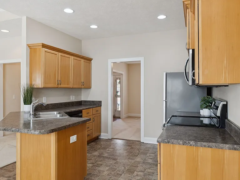 7952 Oakfield Grv — Photo 14