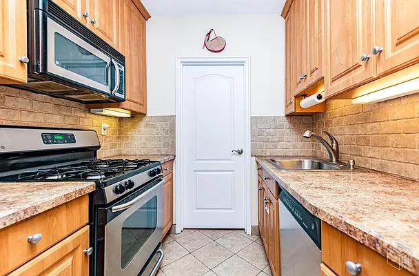 Sold by Halstead Real Estate | media 6