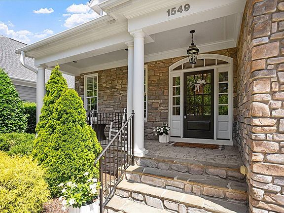 4th image of 1549 Heritage Links Dr