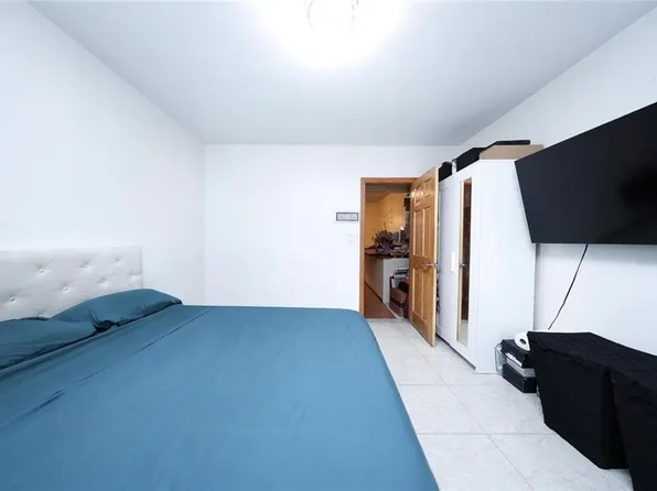 127 Bay 23rd Street image 9 of 31