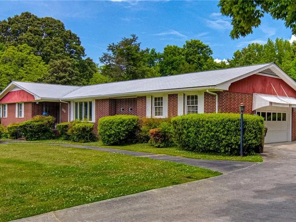 836 Old Winston Rd, High Point, NC 27265