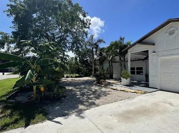 885 SW Andrew Road, Port St Lucie, FL 34953