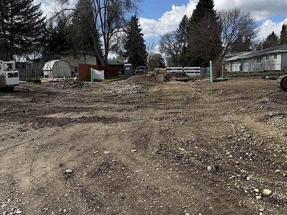 5th image of X N Warren Ln