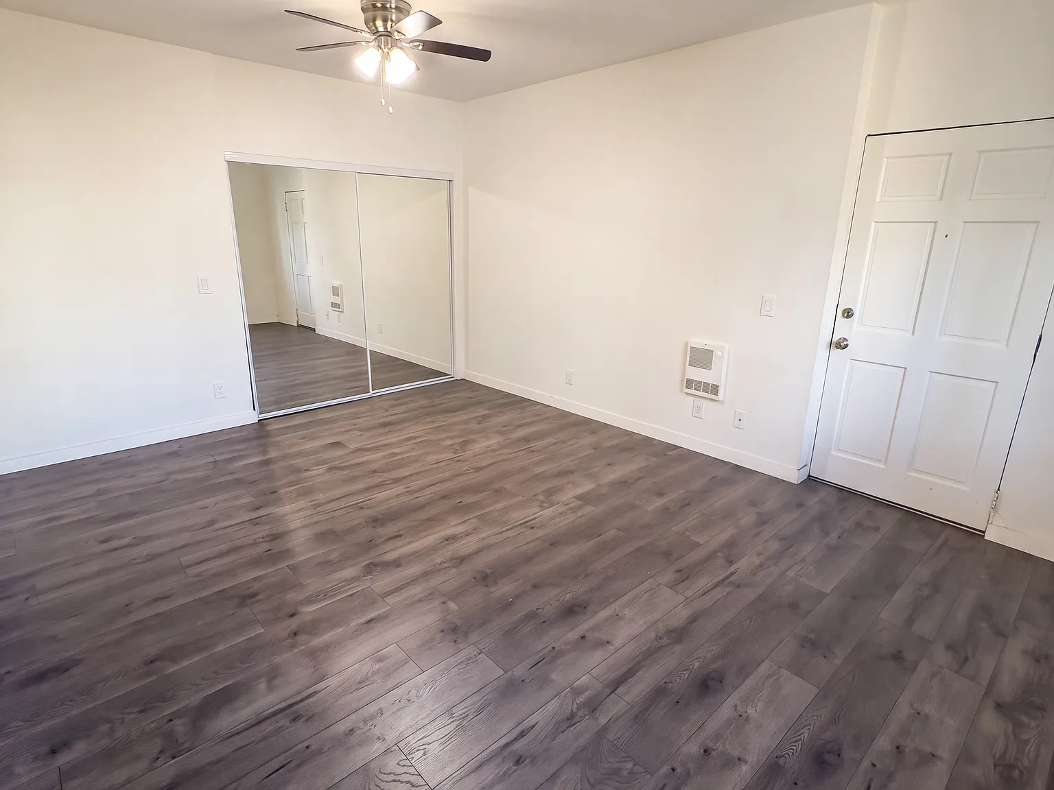 Studio, 400 sqft, $2,150 — Photo 4