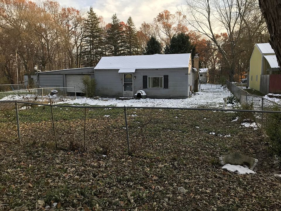 1st image of 467 Wellington Ave