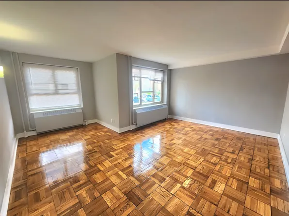 67-38 190th Ln #B, Fresh Meadows, NY 11365