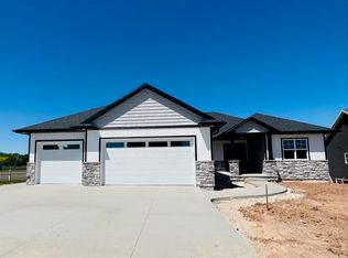 113 Purple Sage Dr, Green Bay, WI 54311