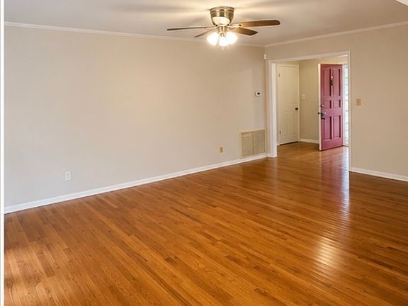 4th image of 1001 Stewart Ave