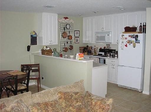 Kitchen, White On White Appliances