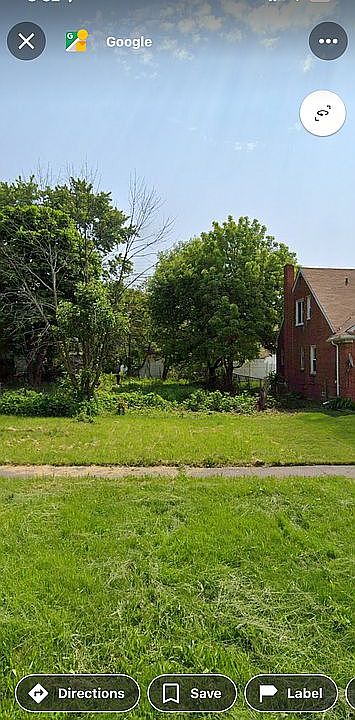 2nd image of 15040 Auburn St