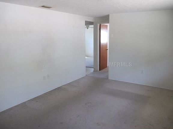 2nd image of 2037 Holiday Dr
