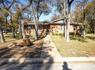 401 McCormick Ct, Euless, TX 76040
