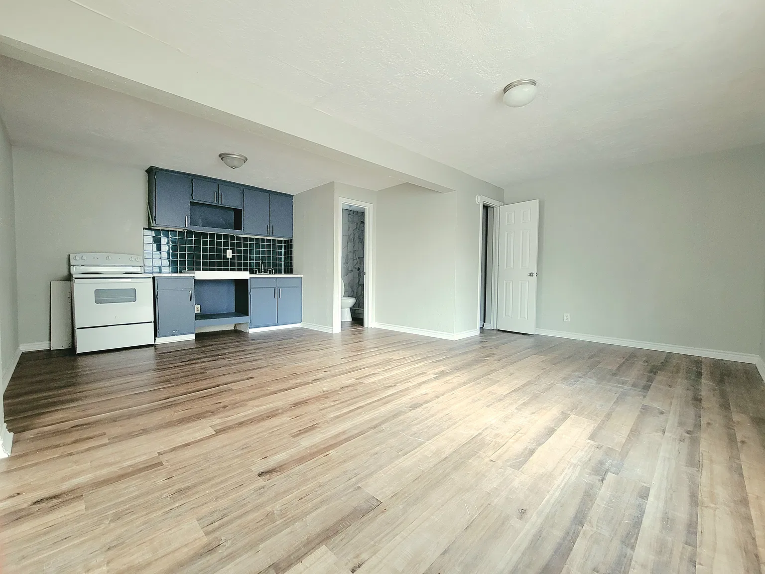 1 bed, 500 sqft, $800 — Photo 2