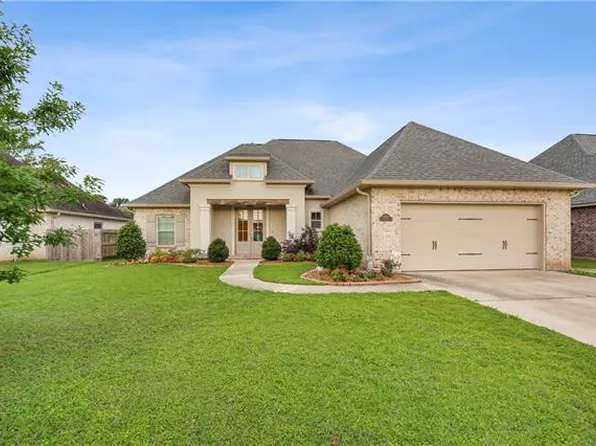 6020 Canary Dr, Madisonville, LA 70447