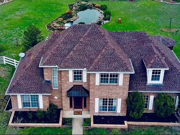 3rd image of 202 Highpoint Way